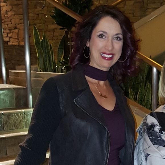 Meet your Posher, Jenifer - Picture 1 of 1